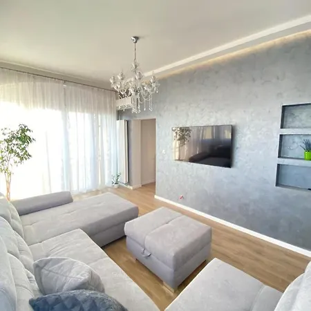 Lana Apartment *