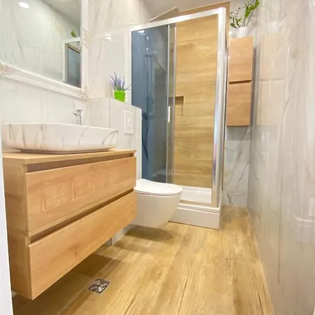 Lana * באסקה וודה