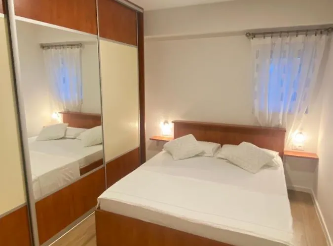 Apartman Lana *